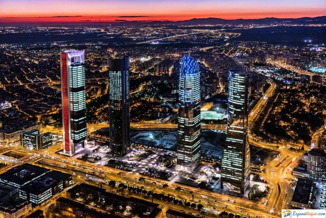 西班牙足球场免费吗,西班牙旅游足球