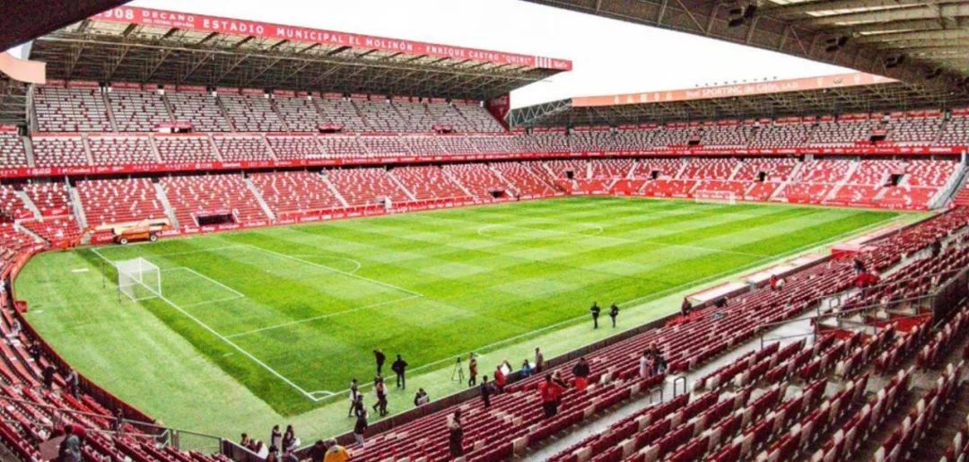 西班牙足球场免费吗,西班牙旅游足球