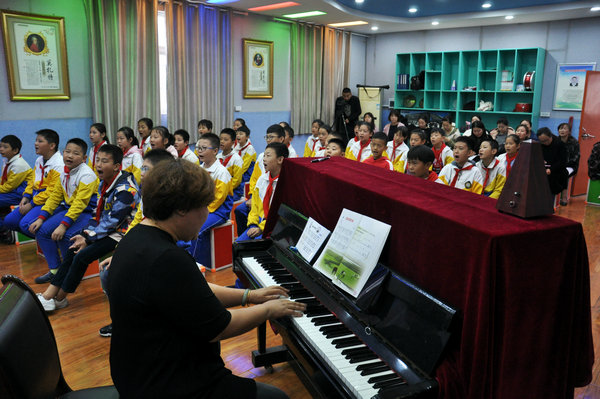 两校沟通深化合作促共赢,两校合作促沟通联合探索共成长