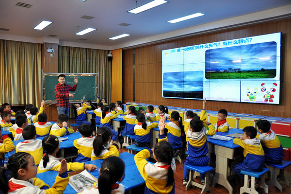 两校沟通深化合作促共赢,两校合作促沟通联合探索共成长