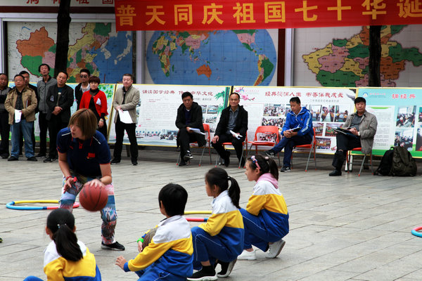 两校沟通深化合作促共赢,两校合作促沟通联合探索共成长