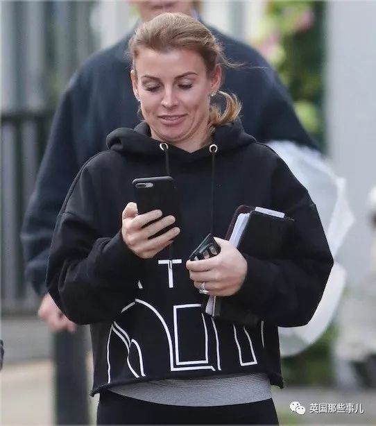 足坛年度大瓜开撕！鲁尼老婆私生活各种被卖，内鬼居然是自己好闺蜜