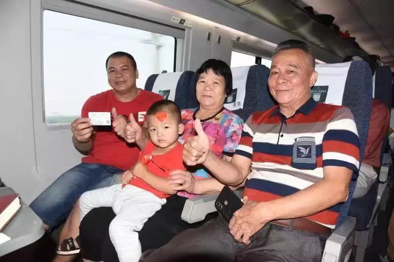 世界高铁发车,开往世界上最美风景的高铁