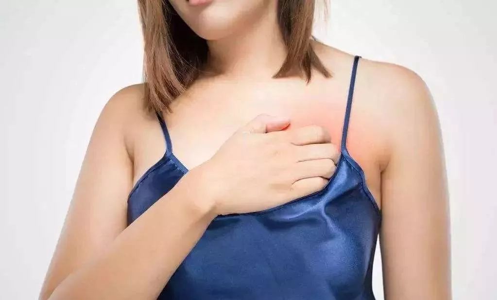 戴着又湿又冷的胸罩出门，简直是人生中最大的痛