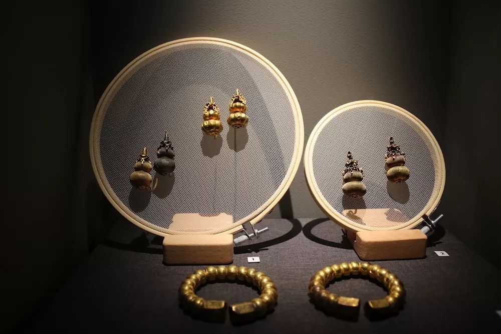 卡地亚限量窄版手镯,卡地亚新款手镯时尚减龄黄金