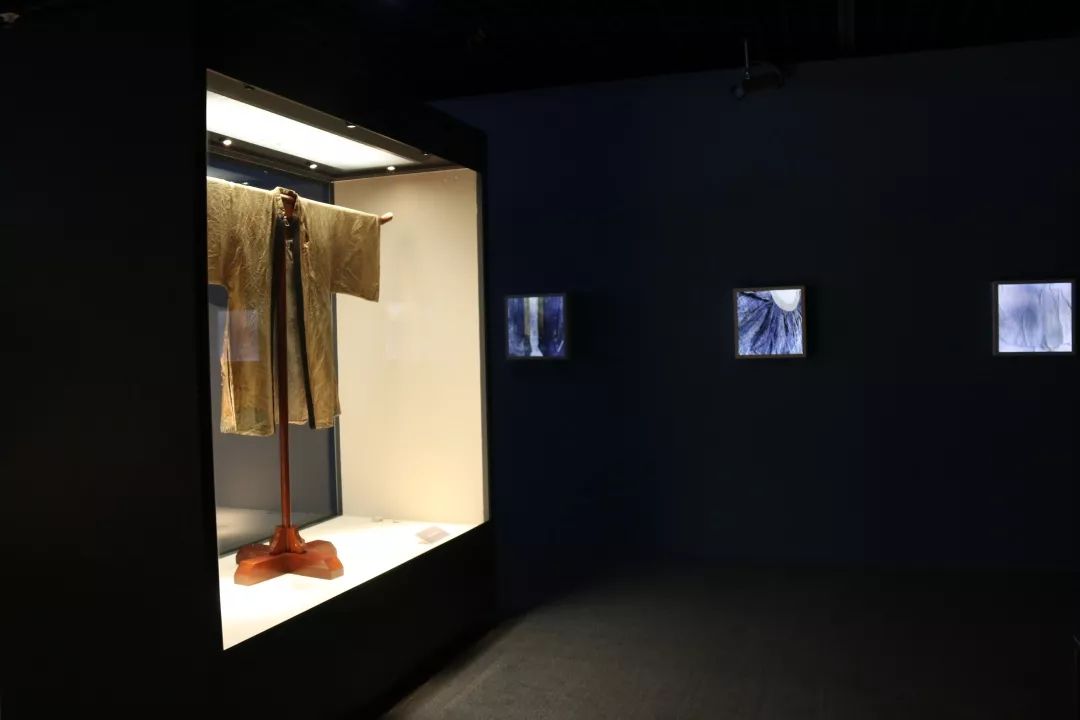 卡地亚限量窄版手镯,卡地亚新款手镯时尚减龄黄金