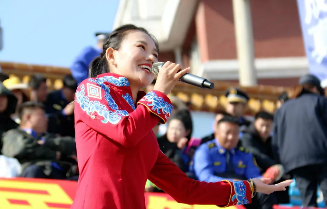 辉南篮球赛,最拉风的啦啦队