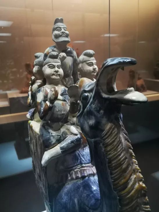 重庆大学建立了一个赝品博物馆,重庆大学赝品博物馆央视