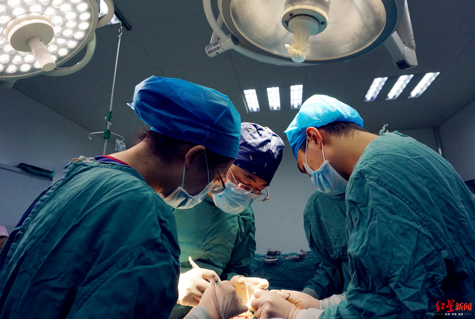 乳腺肿瘤两天疯长至西瓜大小,女子身患癌症不想治疗