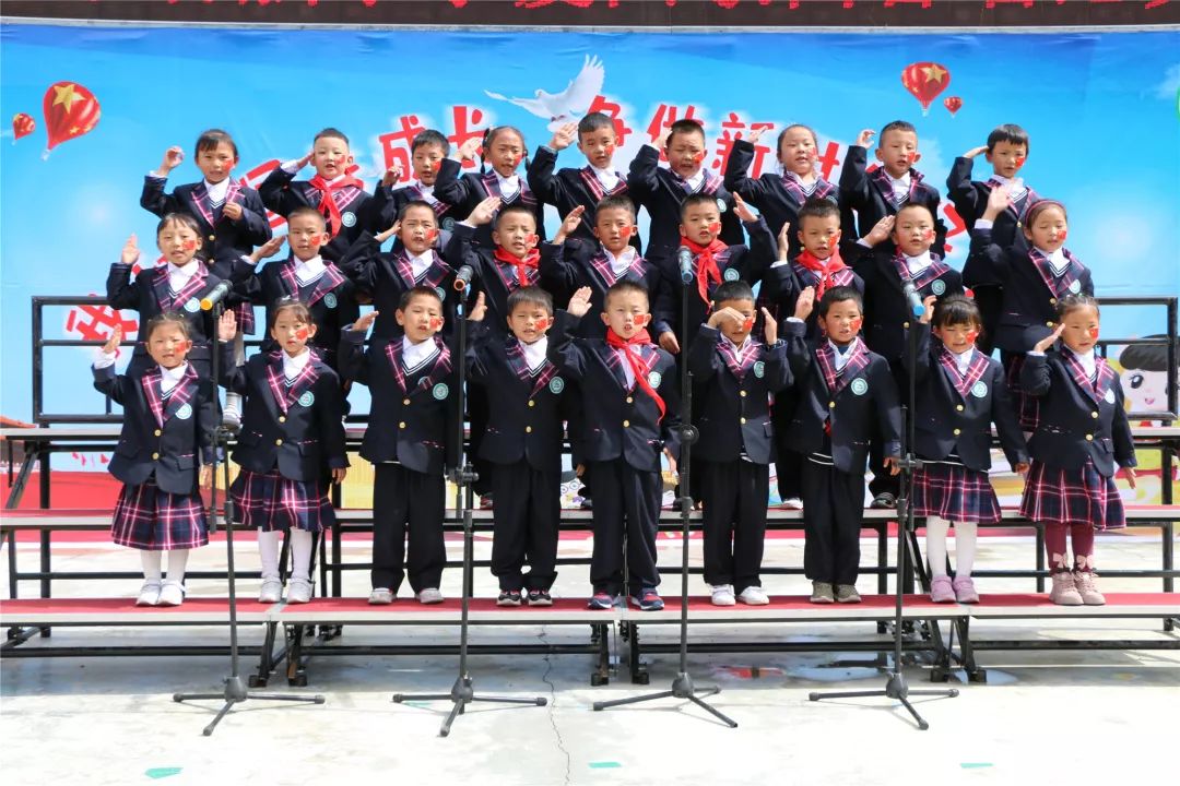 鏍￠棬鍙ｅ鐢熶細鎵撴嫑鍛兼暚闃熺ぜ,瀛︽牎灏戝厛闃熷憳琛岀ぜ