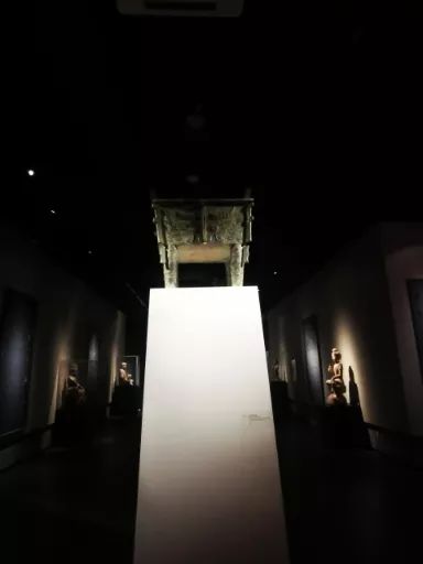 重庆大学建立了一个赝品博物馆,重庆大学赝品博物馆央视