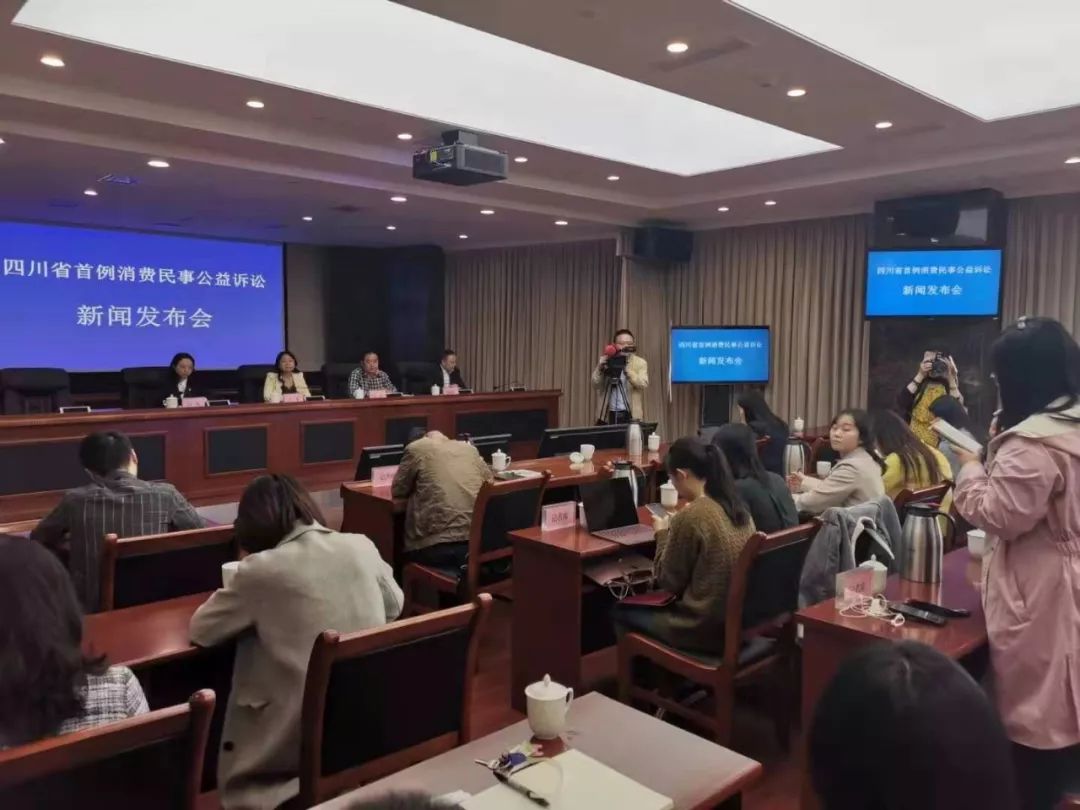 耐克阿迪达斯安德玛断码清仓批发,买了假阿迪达斯可以赔偿几倍