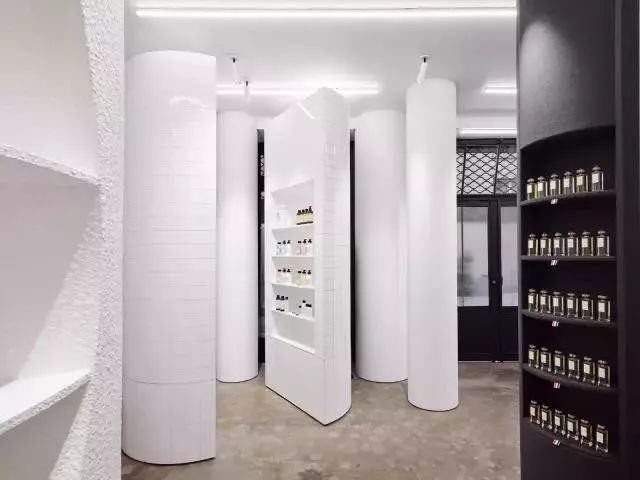 川久保玲全球首家美妆店,川久保玲精品服饰店