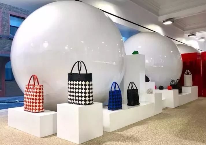 川久保玲全球首家美妆店,川久保玲精品服饰店