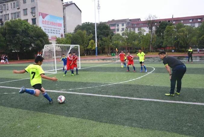 校园足球绿茵赛,绿茵场足球联赛