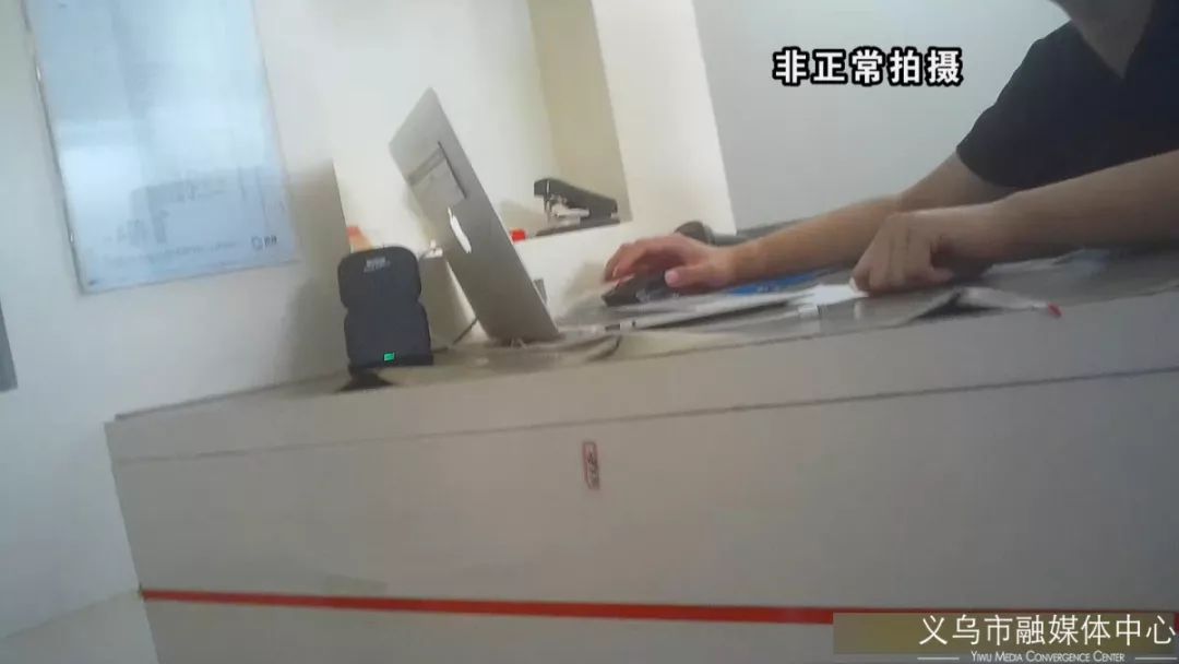 记者暗访手机店视频,记者暗访手机店送礼骗局