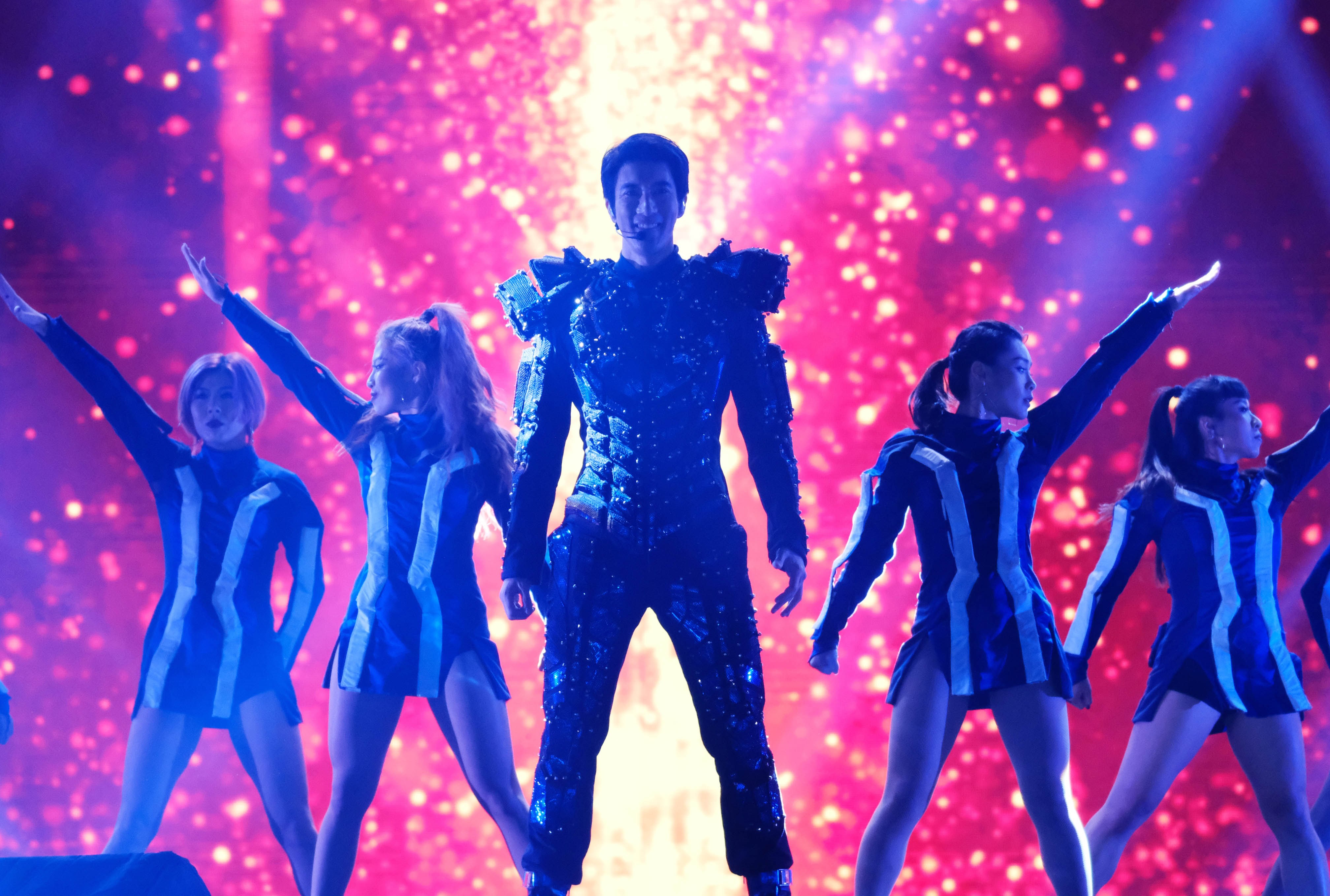 王力宏鸟巢演唱会开场燃爆全场,王力宏军运会