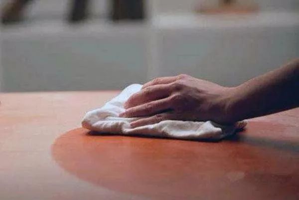 油漆怎么刷得比较平整,喷油漆怎么才能让油漆既光滑又亮