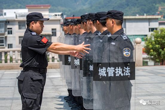 获职工摄影大赛金奖,首届群众舞蹈摄影大赛获奖公告