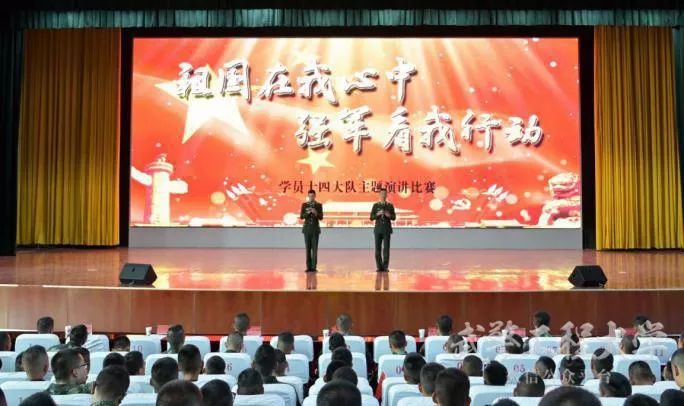 告别热气腾腾的军营,告别青春军旅