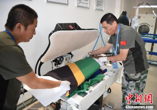 探访军运村洗涤服务保障组的军哥军嫂们