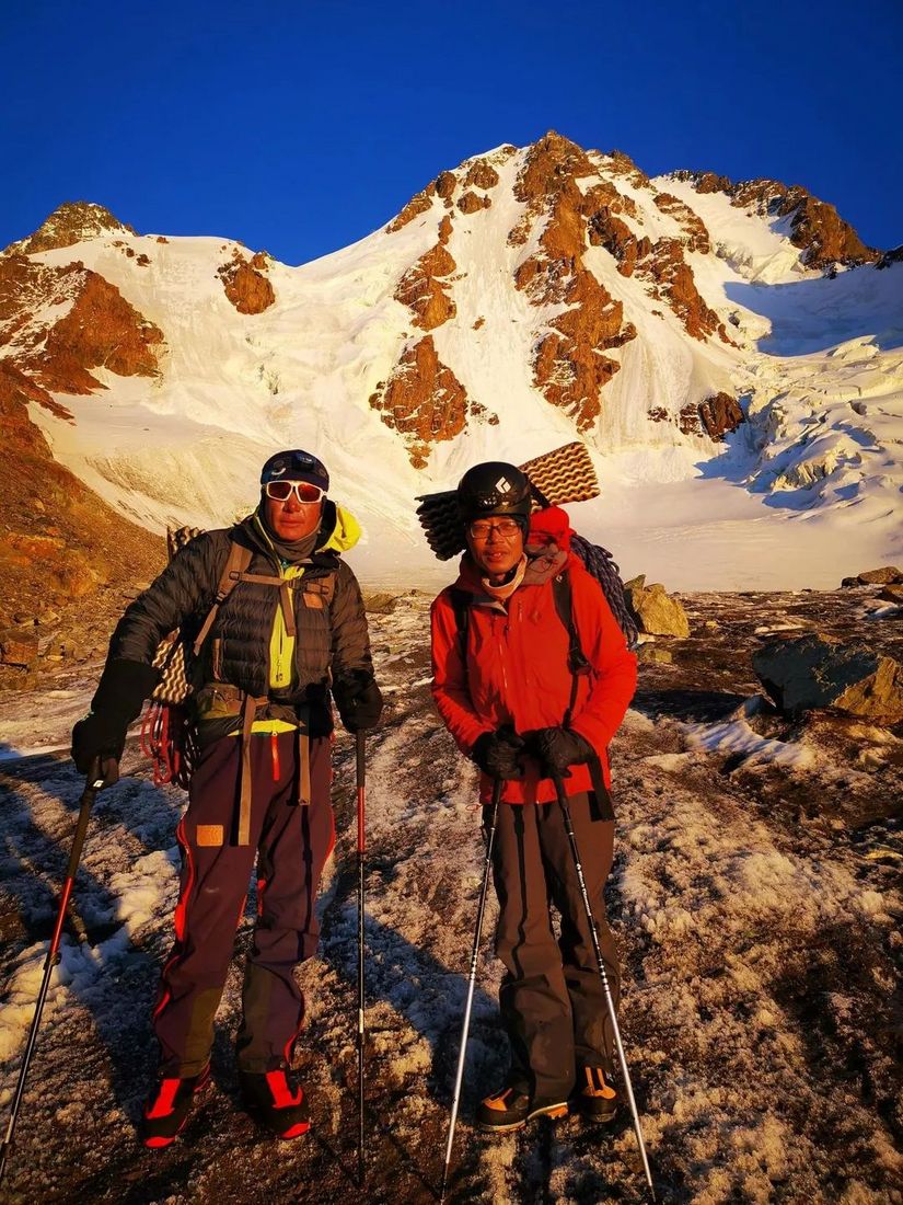 博格达峰登顶记录,李宗利登顶8千米以上的山