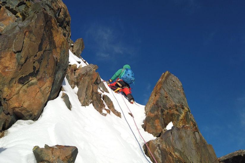 博格达峰登顶记录,李宗利登顶8千米以上的山