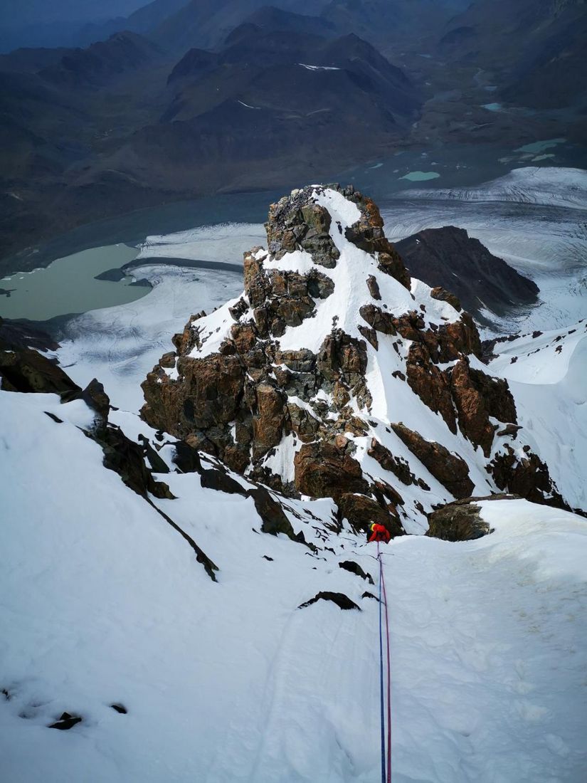 博格达峰登顶记录,李宗利登顶8千米以上的山