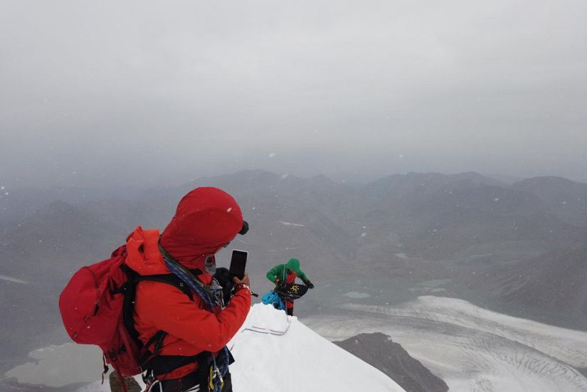 博格达峰登顶记录,李宗利登顶8千米以上的山