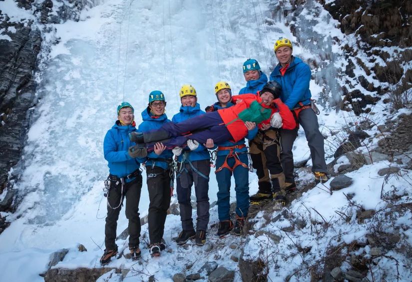 博格达峰登顶记录,李宗利登顶8千米以上的山