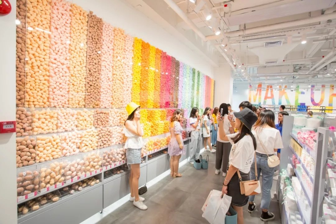 22天两店营收585万元调色师如何成为“零售寒冬里的一把火”？