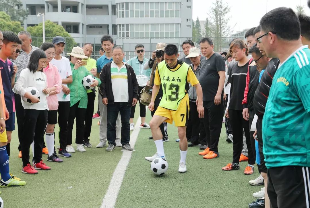 全国校园足球试点学校名单,阜南青少年校园足球队