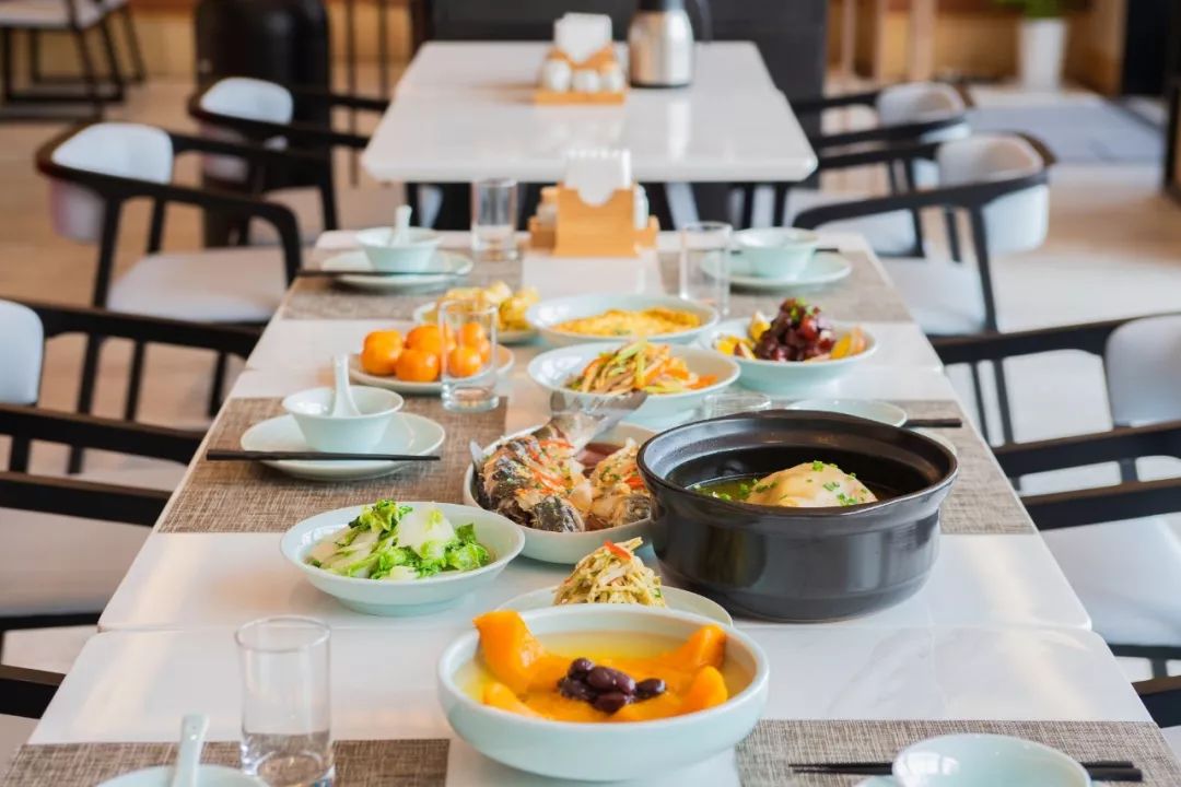 自驾游12个人住民宿,住200左右民宿3天1500左右