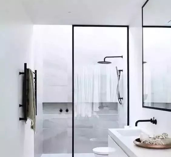 小白衣服脏了怎么洗,学会这招衣服多脏都能洗干净