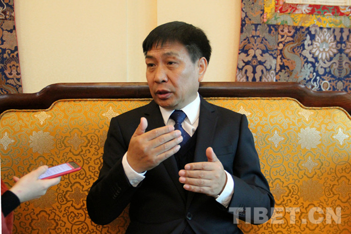 老一辈藏医如何薪火相传？这个持续10年的研修班给出了答案