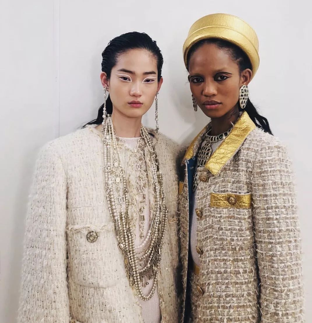 fashion风格穿搭,今年最时髦的4件小香风穿搭