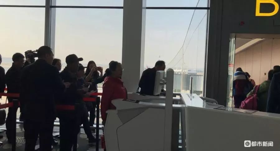 澶у叴鏈哄満鎺㈢,鑸鍩哄湴