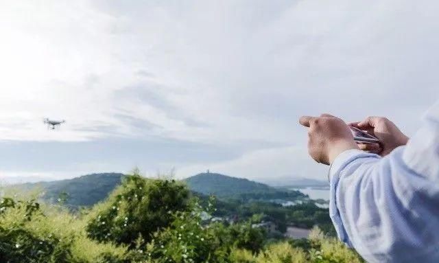 飞机玩具遥控无人机实用说明,飞机航模玩具遥控无人机测评