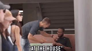 AirPods是当代青年的社交核*器武**