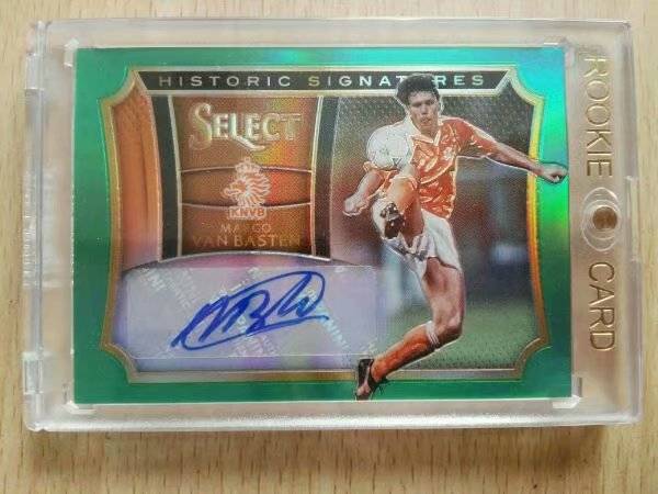 致范-巴斯滕：郁金香的魂，圣西罗的梦，翱翔绿茵的“天鹅王子”