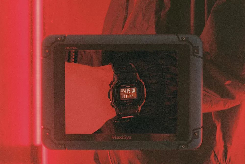 念想了十几年的“血屏”，如今要让你听个科幻故事