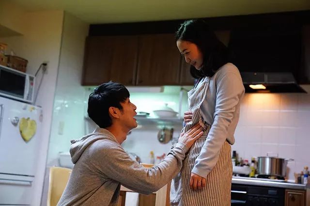 “除夕夜前，她生下一名死婴”：如果人生太难，就去妇产科看看