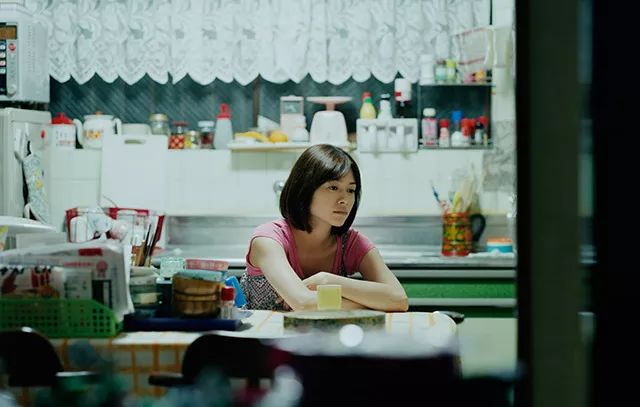 “除夕夜前，她生下一名死婴”：如果人生太难，就去妇产科看看