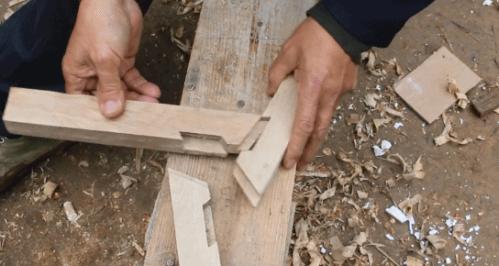 真·鲁班再世！61岁中国大爷造出2500年前鲁班凳，惊艳1000万外国网友：这还是我认识的中国功夫吗？