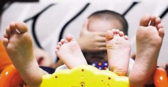 玉林妈妈带三个孩子,广西玉林单亲妈妈带女儿