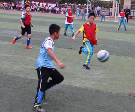 竞技绿茵新春,德兴银城一小运动会