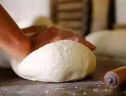 牛奶已经过期了怎么办,过期牛奶去污小妙招