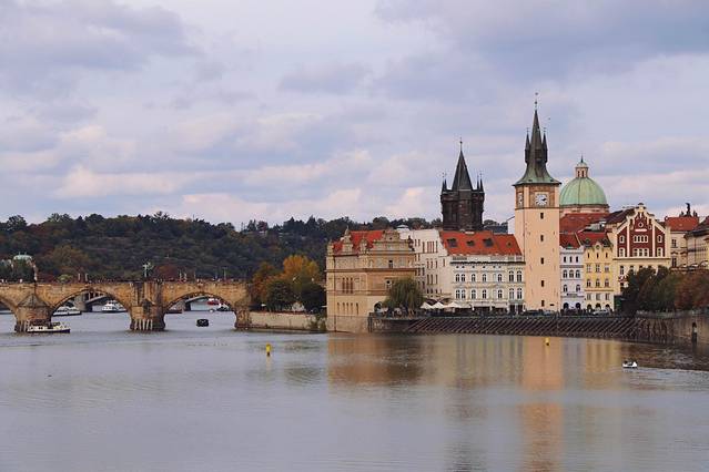 一个人旅行遇见最美的天堂,借一场旅行遇见最美的风景