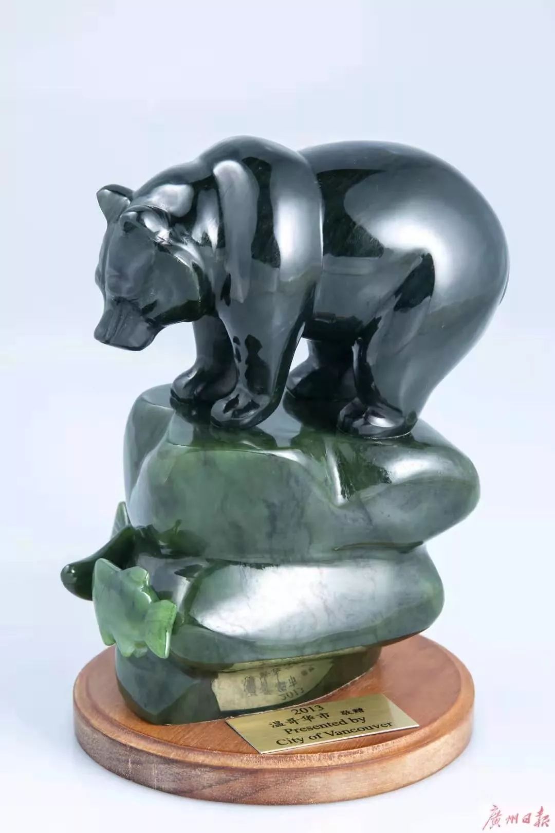 首次展出！来看广州晒出的友城精美礼品