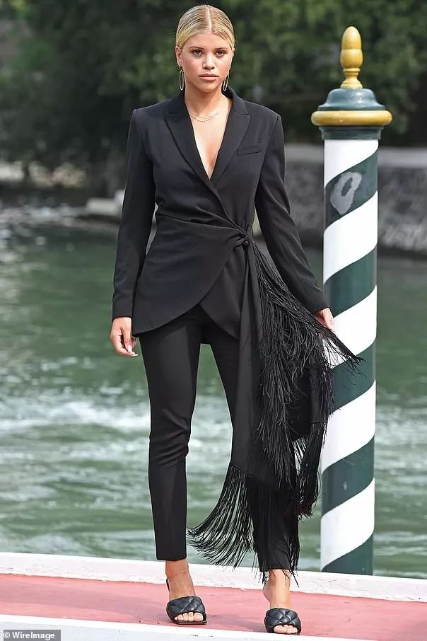 还不知道这十件最火单品？那你的2019算是白过了